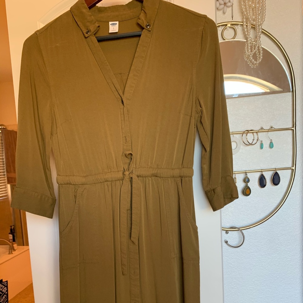 DRESS